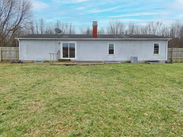 23316 N Shore Drive, Edwardsburg, MI 49112