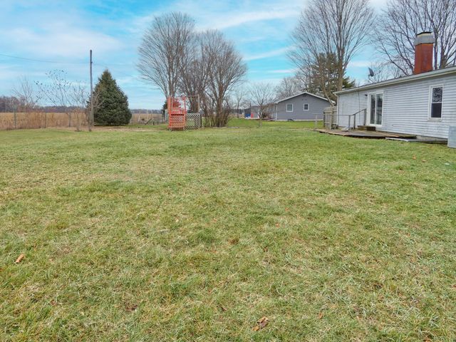 23316 N Shore Drive, Edwardsburg, MI 49112