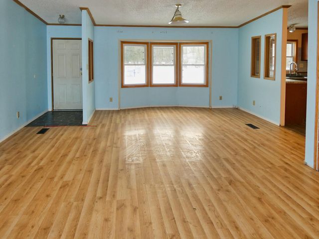 23316 N Shore Drive, Edwardsburg, MI 49112