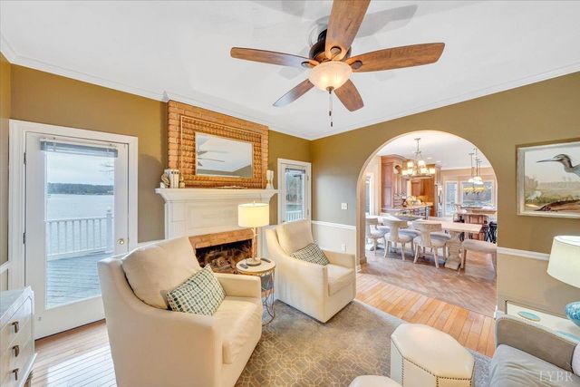 1300 Pats Drive, Moneta, VA 24121