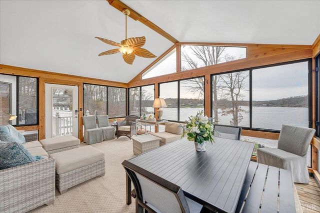 1300 Pats Drive, Moneta, VA 24121