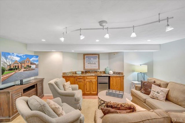 1300 Pats Drive, Moneta, VA 24121