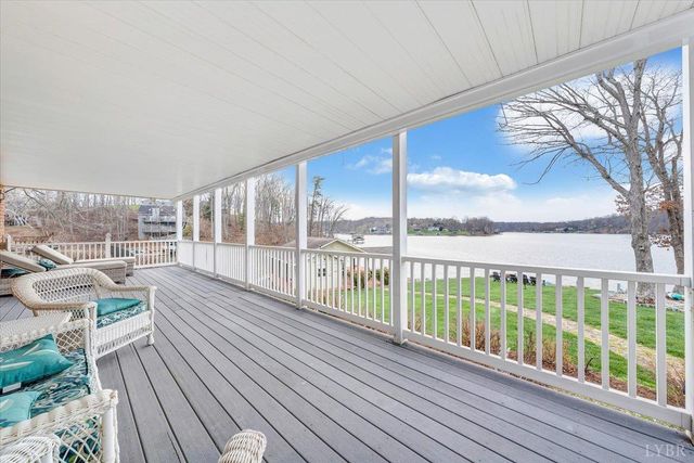 1300 Pats Drive, Moneta, VA 24121