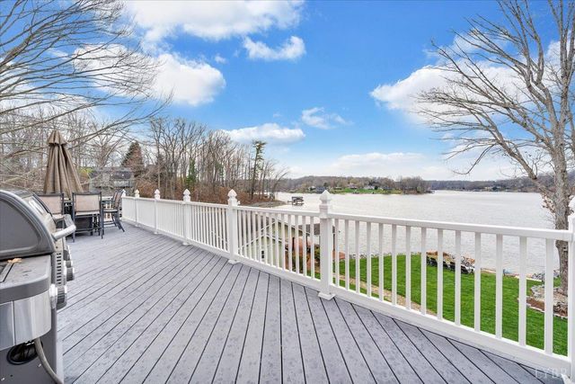 1300 Pats Drive, Moneta, VA 24121