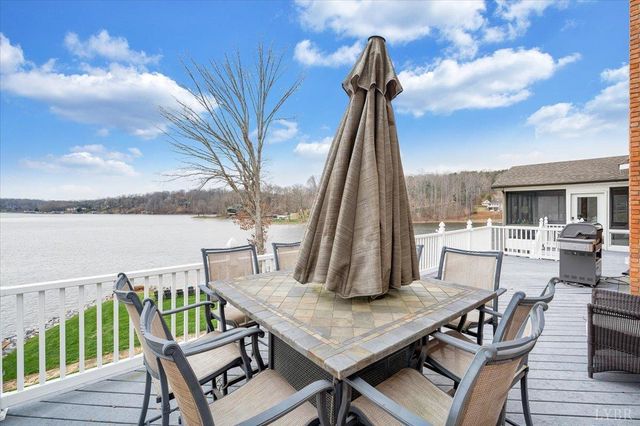 1300 Pats Drive, Moneta, VA 24121