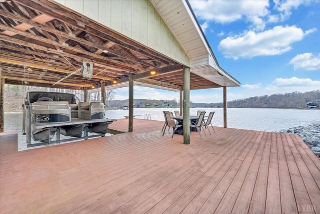 1300 Pats Drive, Moneta, VA 24121