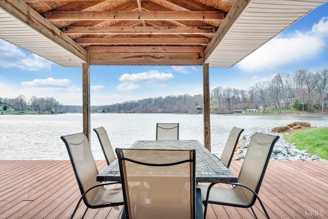 1300 Pats Drive, Moneta, VA 24121