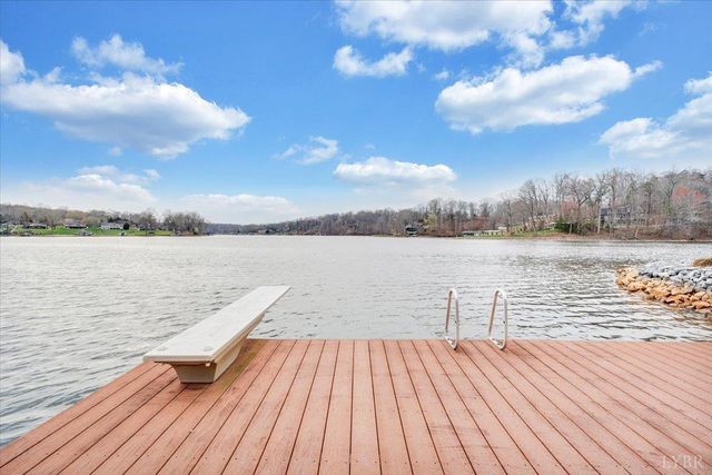 1300 Pats Drive, Moneta, VA 24121