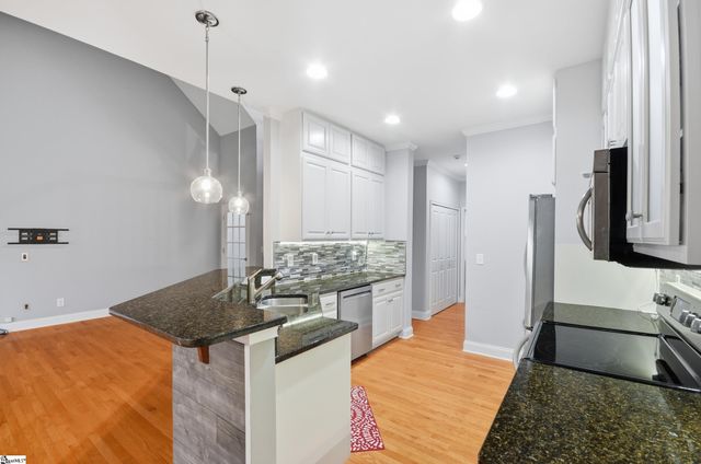 1 Edge Court Unit B, Greenville, SC 29609