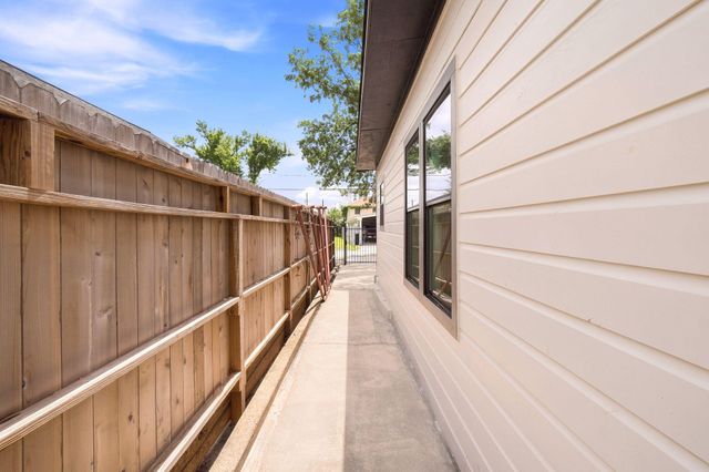 2602 Atlantic Street, Houston, TX 77009