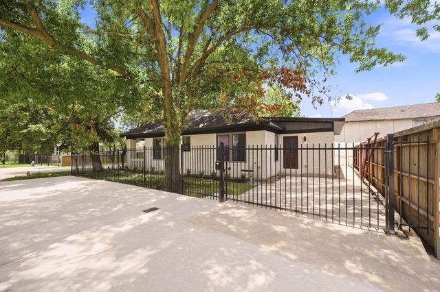 2602 Atlantic Street, Houston, TX 77009