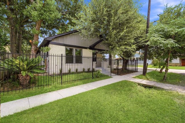 2602 Atlantic Street, Houston, TX 77009