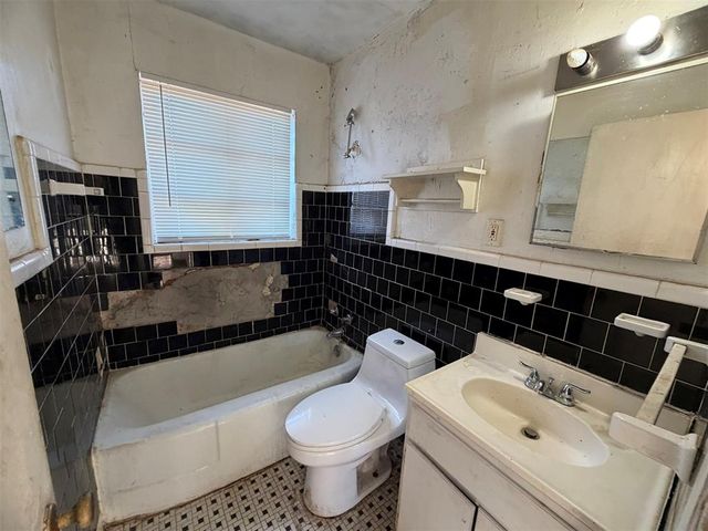 1716 Oxford Way, Oklahoma City, OK 73120