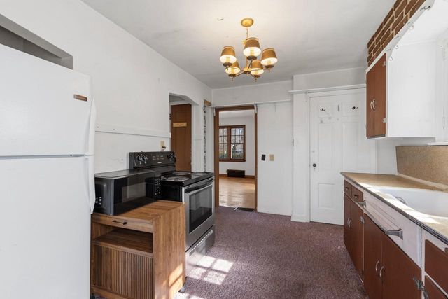 1461 S 91st STREET, West Allis, WI 53214