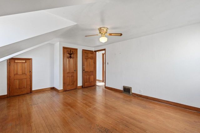 1461 S 91st STREET, West Allis, WI 53214