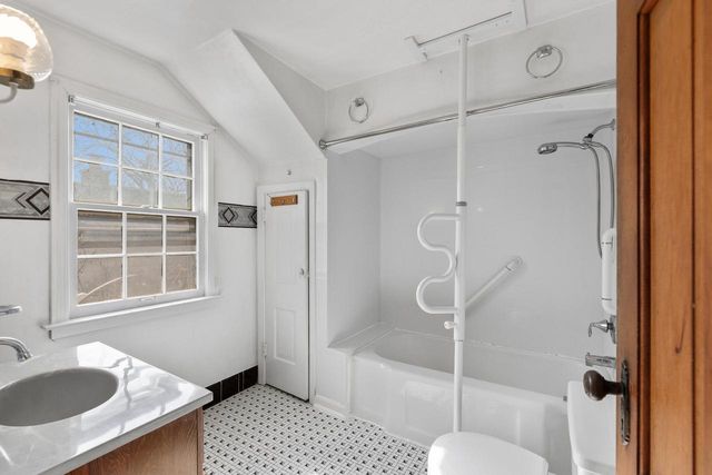 1461 S 91st STREET, West Allis, WI 53214