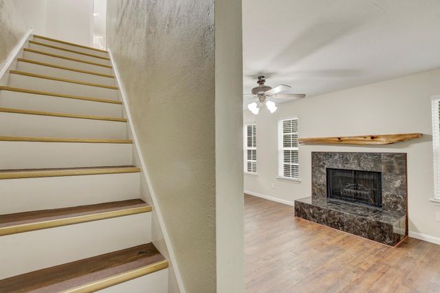 6902 Rifle BND, Austin, TX 78736