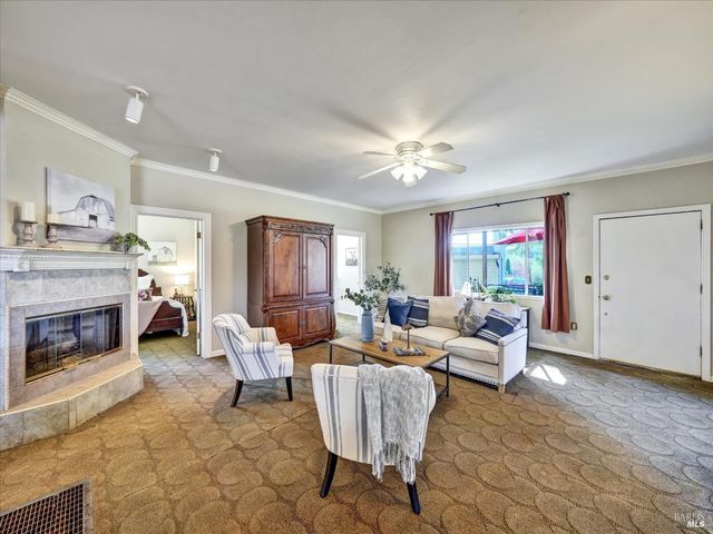 2060 Hagen Rd, Napa, CA 94558