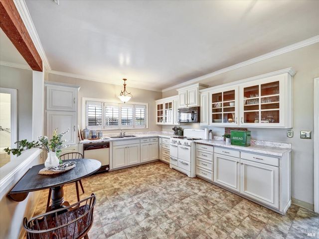 2060 Hagen Rd, Napa, CA 94558