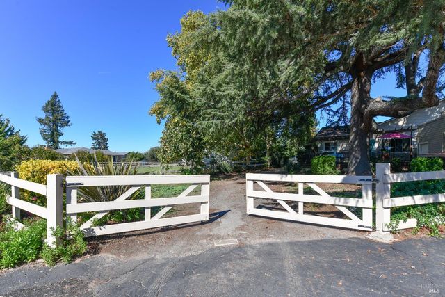 2060 Hagen Rd, Napa, CA 94558