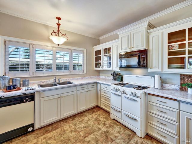 2060 Hagen Rd, Napa, CA 94558