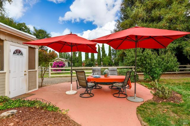 2060 Hagen Rd, Napa, CA 94558