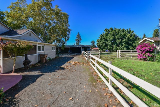 2060 Hagen Rd, Napa, CA 94558