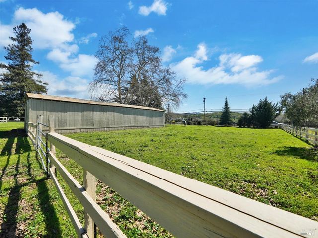 2060 Hagen Rd, Napa, CA 94558
