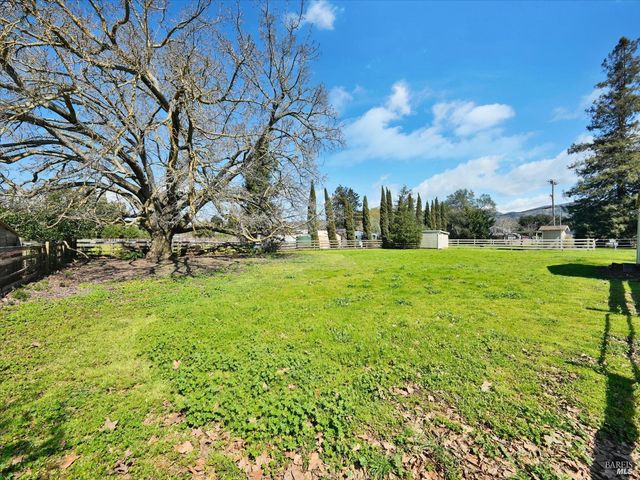 2060 Hagen Rd, Napa, CA 94558