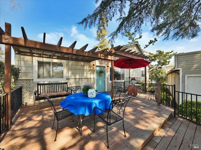 2060 Hagen Rd, Napa, CA 94558