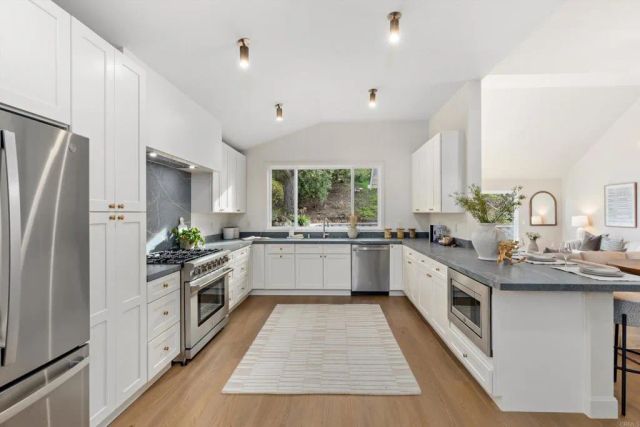 1211 La Granada Dr, San Marcos, CA 92078