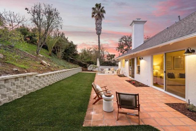 1211 La Granada Dr, San Marcos, CA 92078