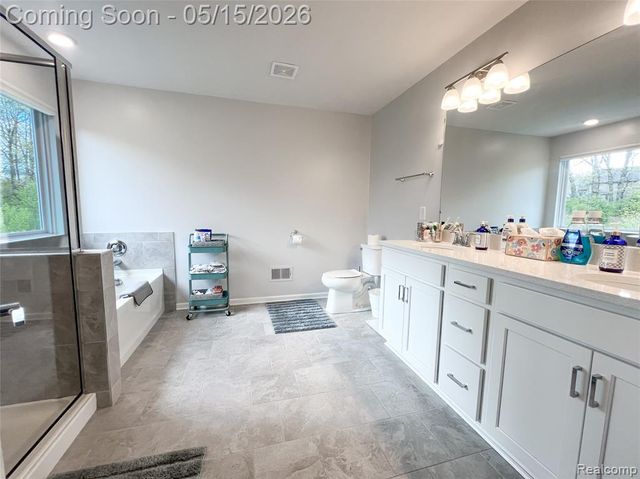 9650 Kylie Drive, Brighton, MI 48116