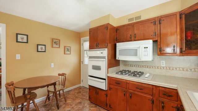 11 Munsee Dr, Cranford Twp., NJ 07016