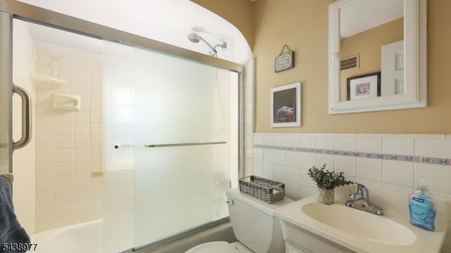 11 Munsee Dr, Cranford Twp., NJ 07016