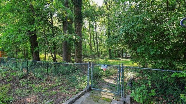 11 Munsee Dr, Cranford Twp., NJ 07016