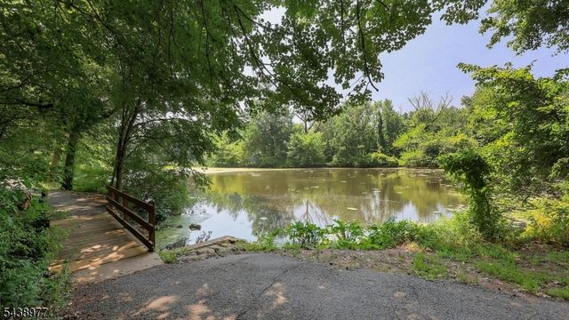 11 Munsee Dr, Cranford Twp., NJ 07016