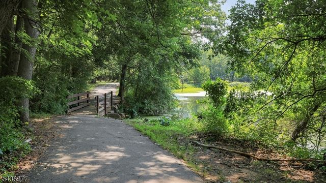 11 Munsee Dr, Cranford Twp., NJ 07016