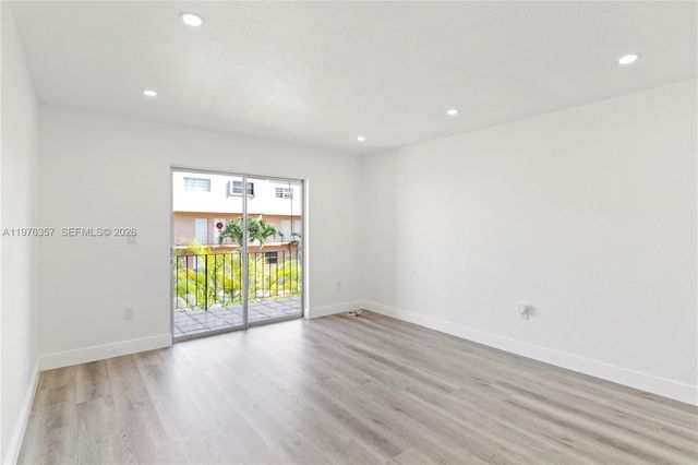 840 SW 105th Ave 310, Miami, FL 33174