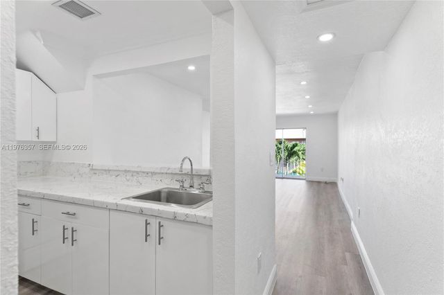 840 SW 105th Ave 310, Miami, FL 33174