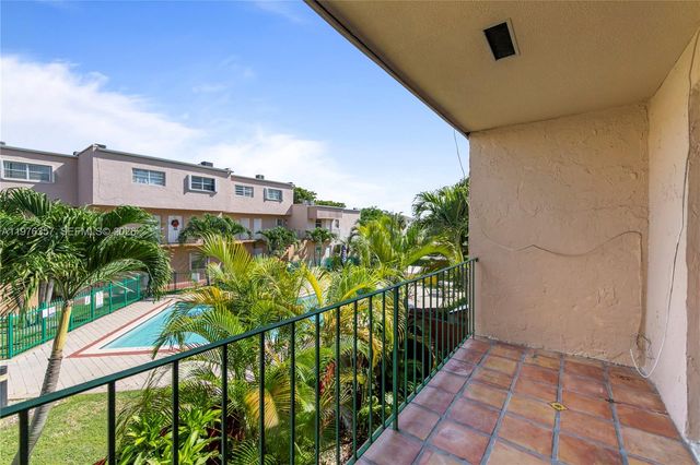 840 SW 105th Ave 310, Miami, FL 33174