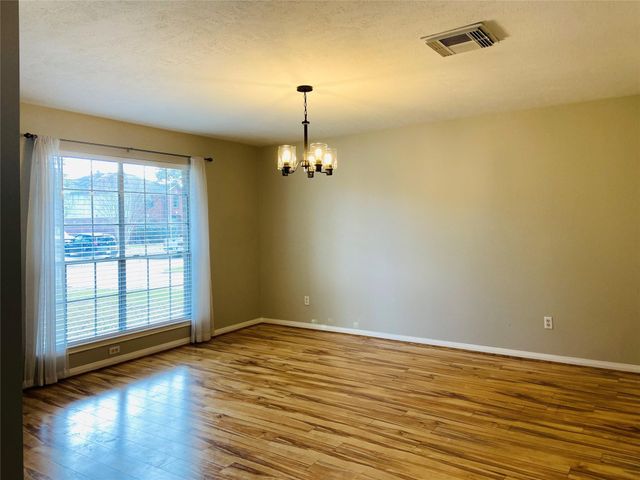1404 Helmsley Drive, Rosenberg, TX 77471