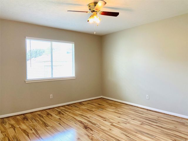1404 Helmsley Drive, Rosenberg, TX 77471