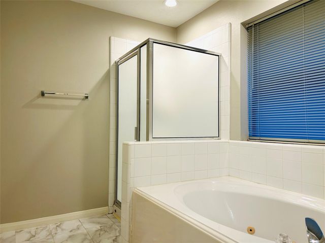 1404 Helmsley Drive, Rosenberg, TX 77471