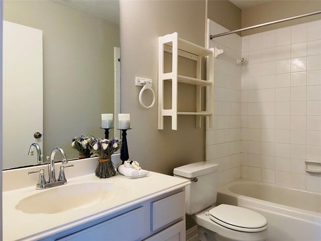 1404 Helmsley Drive, Rosenberg, TX 77471