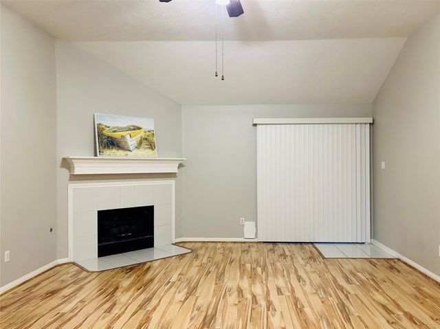 1404 Helmsley Drive, Rosenberg, TX 77471