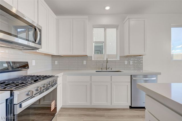 8484 West Agate Avenue, Las Vegas, NV 89113