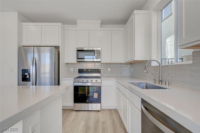 8484 West Agate Avenue, Las Vegas, NV 89113