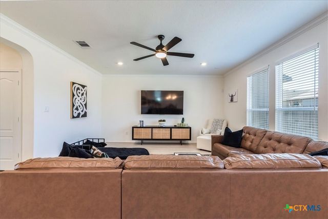 185 Six Shooter Drive, Kyle, TX 78640