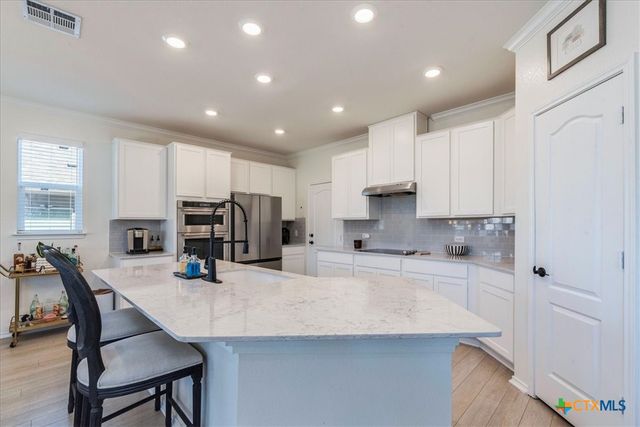 185 Six Shooter Drive, Kyle, TX 78640